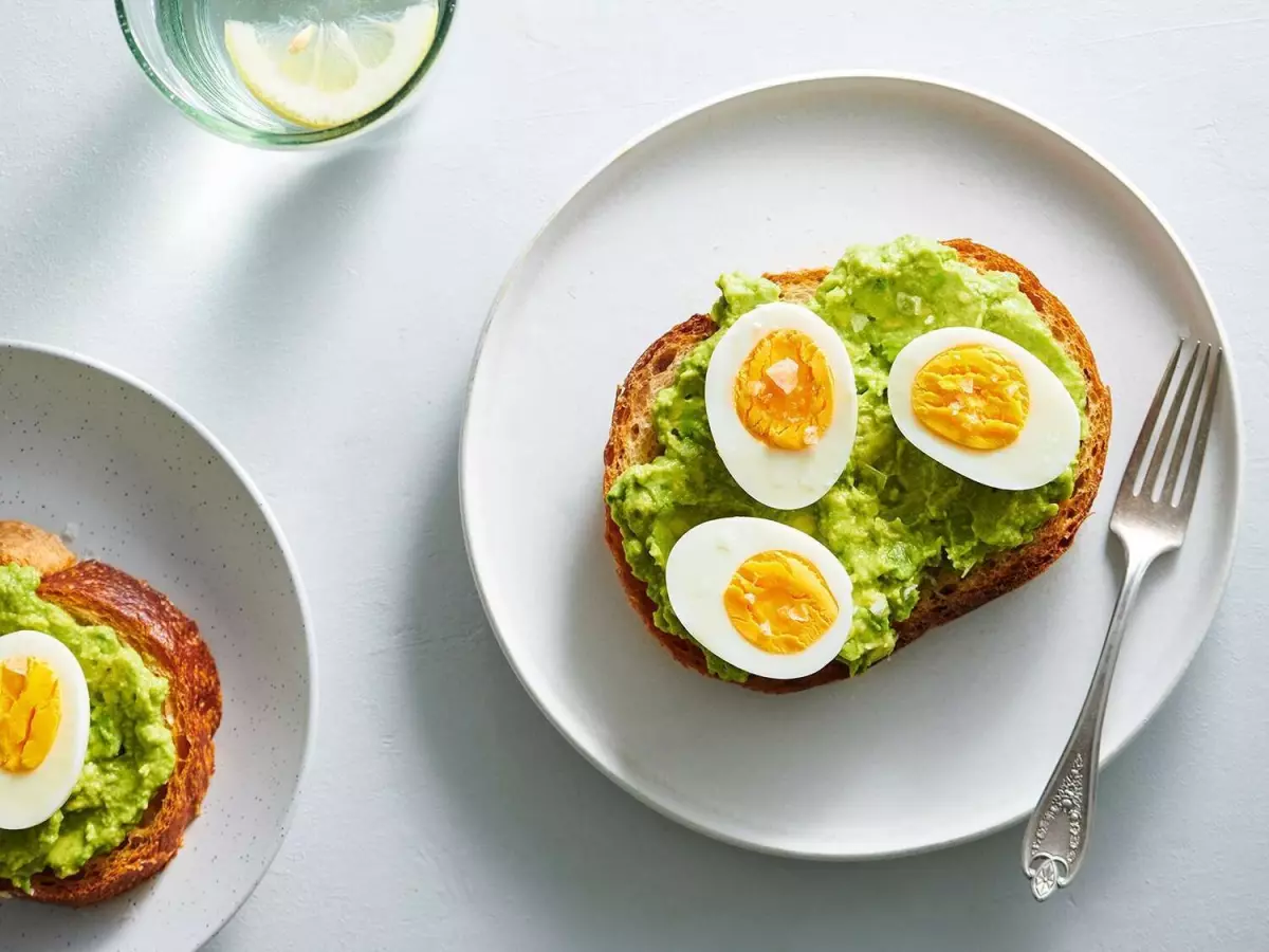 Sử dụng trứng vào bữa sáng không chỉ giúp cung cấp năng lượng hoạt động cho cơ thể mà còn ngăn chặn lão hoá hiệu quả.